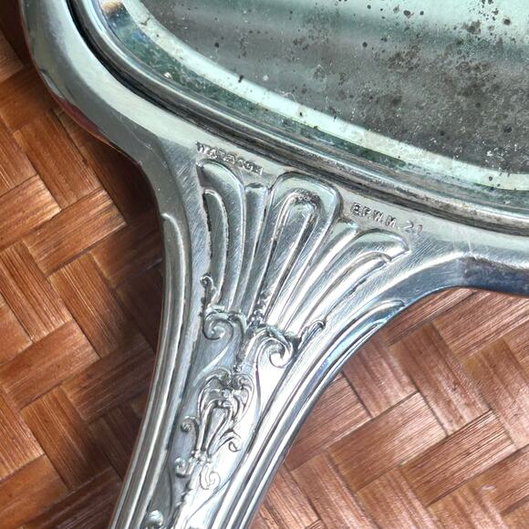 Vintage Wallace Silverplate Hand Mirror – Art Deco Vanity Mirror with Etched “E” - Picture 9 of 14